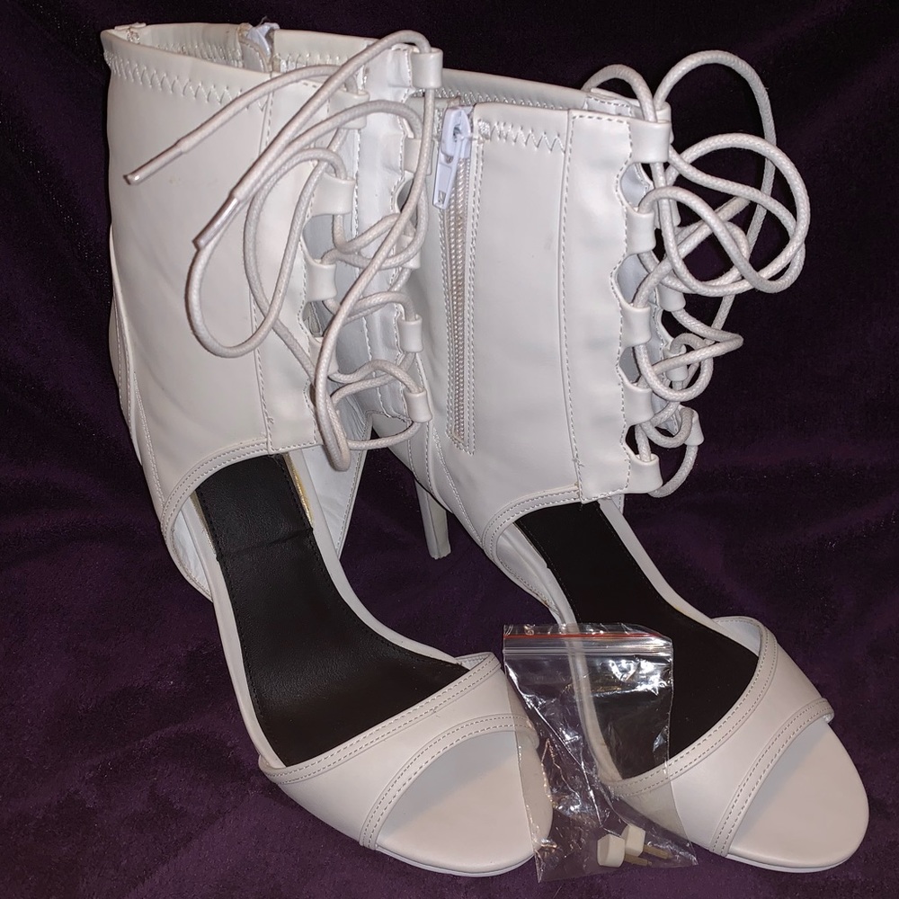 Heels - Picture 3 of 3